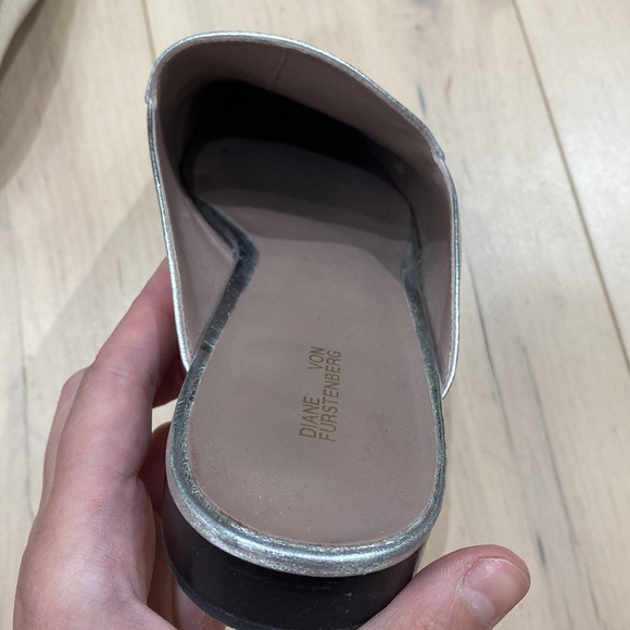 Diane Von Furstenberg silver backless loafers size 7 - Picture 3 of 7